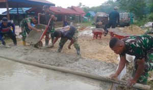 Semangat Gotong Royong Warnai Pengerjaan Semenisasi Jalan di Kampung Linggang Amer