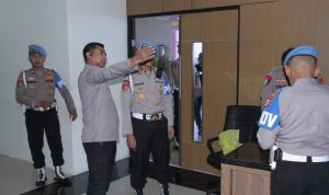 Cegah Penyalahgunaan Narkoba, Kapolres Jakbar Pimpin Pengecekan Urine Dadakan