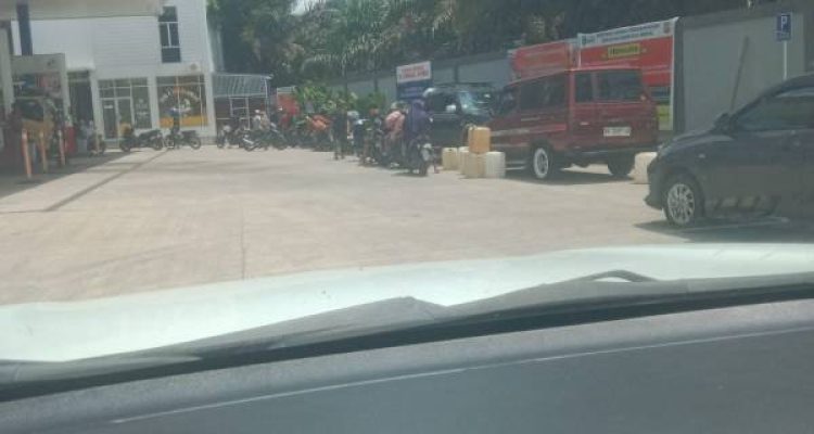 Diduga Merajalela Pelangsiran BBM di SPBU Gunung Toar Wilayah Hukum Polsek Kuantan Mudik, Dikaitkan Kebutuhan PETI