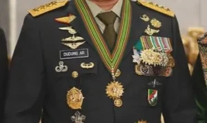 Presiden Prabowo Lantik Jendral ( purn ) Dudung Jadi Kepala Staf Kepresidenan ( KSP )