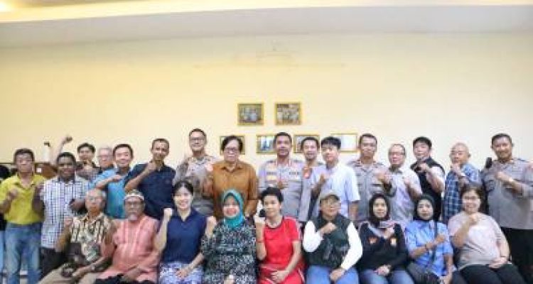 Kapolres Jakbar Sambangi Warga Jelambar, Perkuat Kolaborasi Cegah Gangguan Kamtibmas