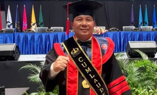 Kapolda Sulut Roycke Langie Raih Gelar Doktor Cumlaude