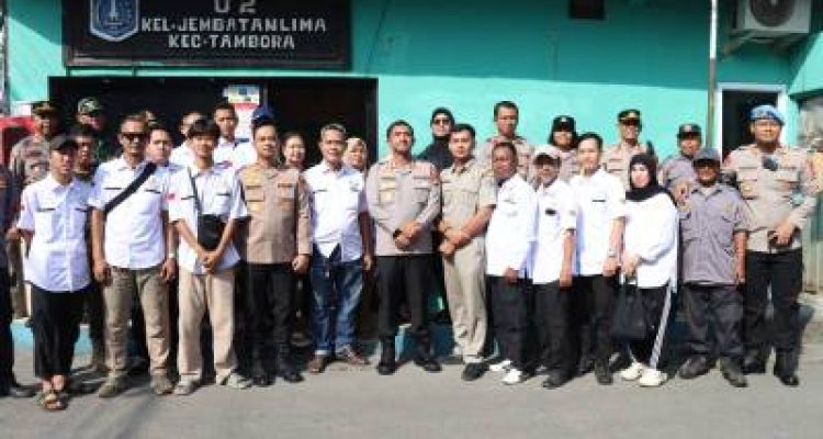 Duduk Bersama Warga Rw 02 Jembatan Lima, Kapolres Jakbar Ajak Masyarakat Cegah Tawuran dan Kejahatan Jalanan