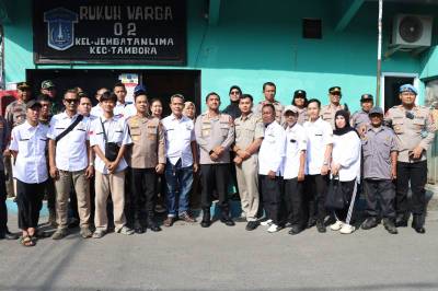 Duduk Bersama Warga Rw 02 Jembatan Lima, Kapolres Jakbar Ajak Masyarakat Cegah Tawuran dan Kejahatan Jalanan
