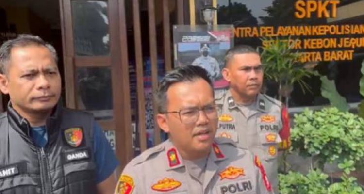Jambret Kalung Emas 4 Gram, Dua Pelaku Berhasil Diringkus Polsek Kebon Jeruk