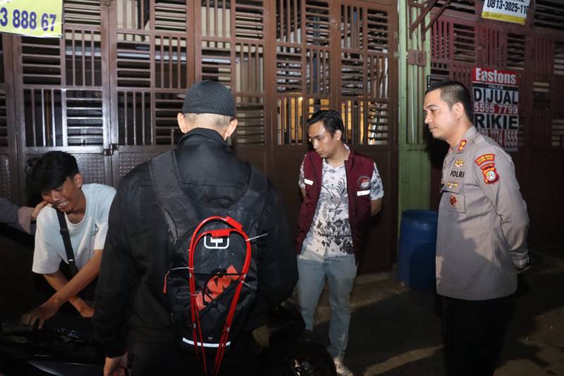 IMG-20260606-WA0000_1780750248549 Polres Metro Jakarta Barat Sisir Titik Rawan Kriminalitas Hingga Sabtu Dini Hari