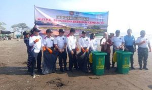 Peringati HUT ke-58, Pusrehabkeshan Kemenhan RI Gelar Baksos di Pesisir Tangerang Utara