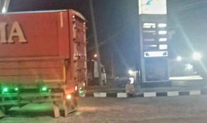 Pergoki Armada BBM Solar Ilegal di SPBU Tengguli, Tim FWJI dihadang puluhan Ambon Pergoki Armada BBM Solar Ilegal di SPBU Tengguli, Tim FWJI dihadang puluhan Ambon