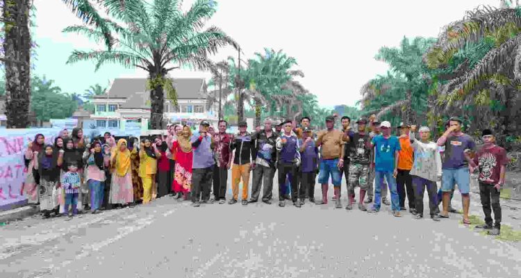 Masyarakat Eks Peladangan dan FM Dusun 02 Desa Senama Nenek Pasang Kain Kafan : Signal Kematian Keadilan dan Penolakan Proses Izin HGU PTPN IV Regional III